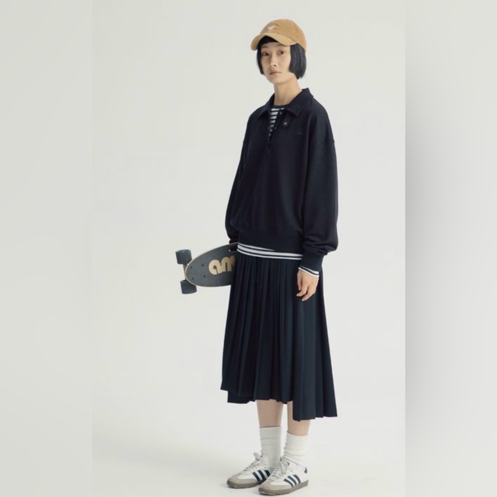 [Brand New] Dewl Black Pleated Unbalanced Skirt